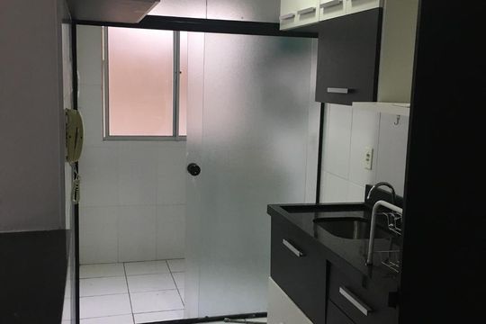 Cozinha de apartamento à venda com 2 quartos, 44m² em Jardim Adriana, Guarulhos