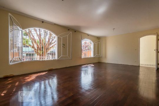Casa para alugar com 4 quartos, 320m² em Jardim Marajoara, São Paulo