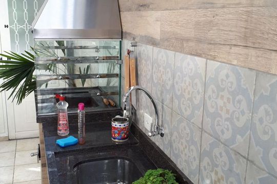 Churrasqueira de casa para alugar com 4 quartos, 220m² em Vila Canero, São Paulo