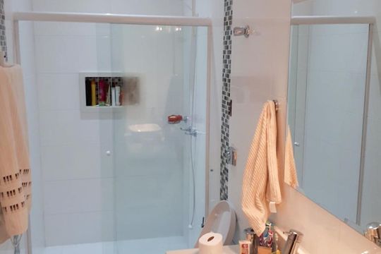 Banheiro Social 2 de casa para alugar com 4 quartos, 220m² em Vila Canero, São Paulo