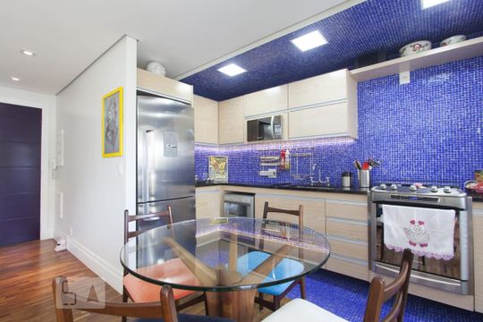 Cozinha de apartamento para alugar com 1 quarto, 66m² em Pinheiros, São Paulo