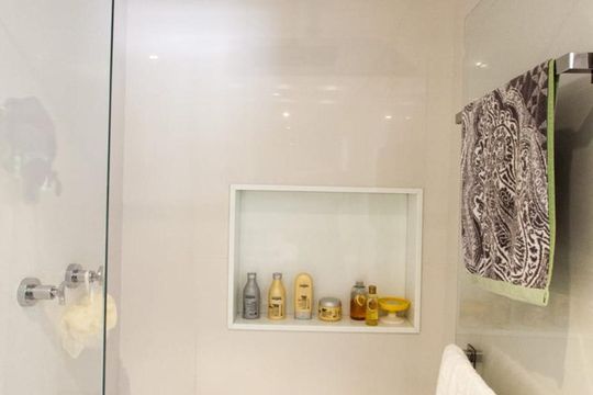 Banheiro de apartamento para alugar com 1 quarto, 66m² em Pinheiros, São Paulo