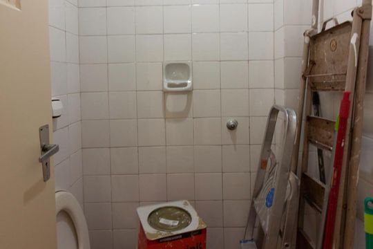 Banheiro de Serviço de apartamento para alugar com 2 quartos, 75m² em Vila Nova Conceição, São Paulo