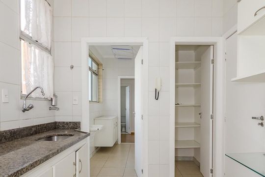 Cozinha de apartamento à venda com 3 quartos, 90m² em Buritis, Belo Horizonte