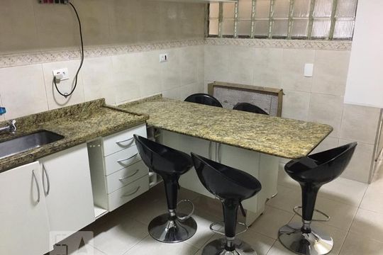 Cozinha de casa para alugar com 1 quarto, 60m² em Vila Santa Maria, São Paulo