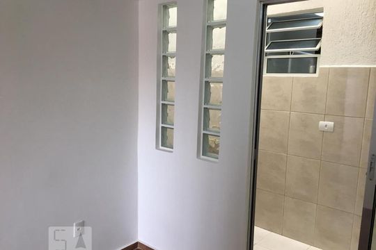 Casa para alugar com 1 quarto, 60m² em Vila Santa Maria, São Paulo