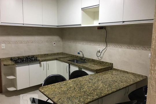 Cozinha de casa para alugar com 1 quarto, 60m² em Vila Santa Maria, São Paulo
