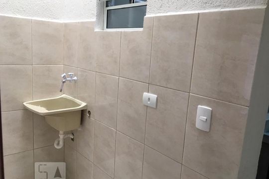Lavanderia de casa para alugar com 1 quarto, 60m² em Vila Santa Maria, São Paulo