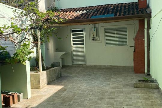 Quintal de casa à venda com 4 quartos, 229m² em Pestana, Osasco