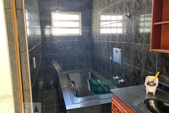 Banheiro 1 Suíte de casa à venda com 4 quartos, 229m² em Pestana, Osasco