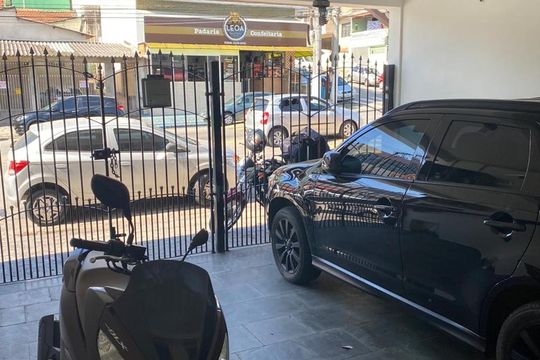 Garagem de casa à venda com 4 quartos, 229m² em Pestana, Osasco