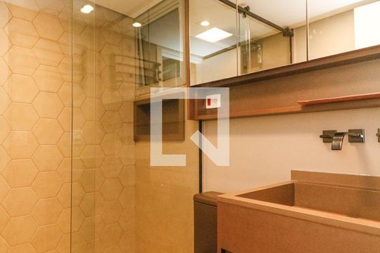 Banheiro de apartamento à venda com 1 quarto, 59m² em Jardim Paulista, São Paulo