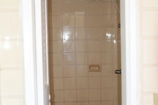 banheiro de serviço de apartamento para alugar com 2 quartos, 80m² em Vila Andrade, São Paulo