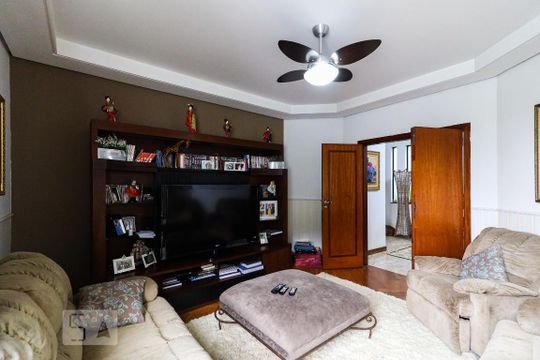 Sala de TV de casa à venda com 4 quartos, 450m² em Brooklin Paulista, São Paulo