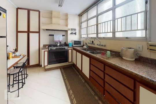Cozinha de apartamento para alugar com 4 quartos, 250m² em Perdizes, São Paulo