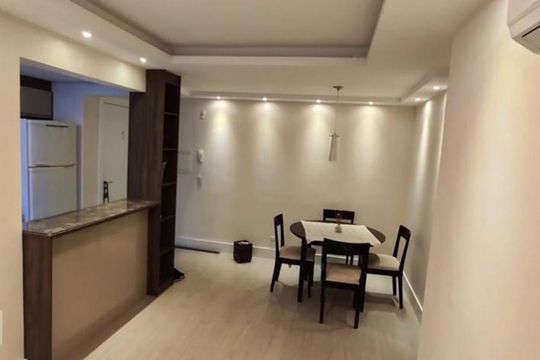 Sala de apartamento à venda com 2 quartos, 60m² em Passo da Areia, Porto Alegre
