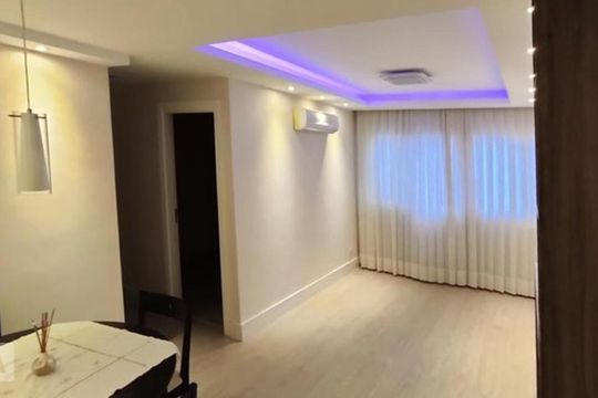 Sala de apartamento à venda com 2 quartos, 60m² em Passo da Areia, Porto Alegre