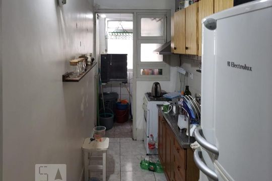 Cozinha de apartamento à venda com 1 quarto, 44m² em Santana, Porto Alegre