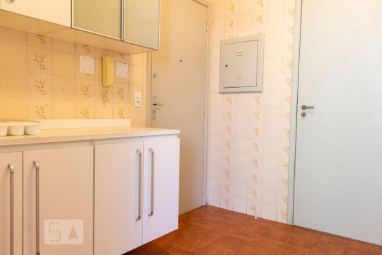 Cozinha de apartamento para alugar com 3 quartos, 75m² em Aclimação, São Paulo