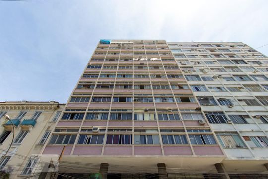 Fachada de kitnet/studio à venda com 1 quarto, 45m² em Centro, Rio de Janeiro