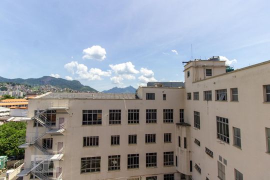Vista de kitnet/studio à venda com 1 quarto, 45m² em Centro, Rio de Janeiro