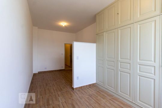 Sala de kitnet/studio à venda com 1 quarto, 45m² em Centro, Rio de Janeiro