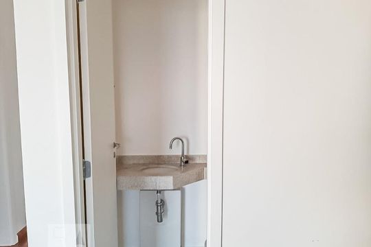 Lavabo de apartamento para alugar com 2 quartos, 78m² em Centro, Osasco