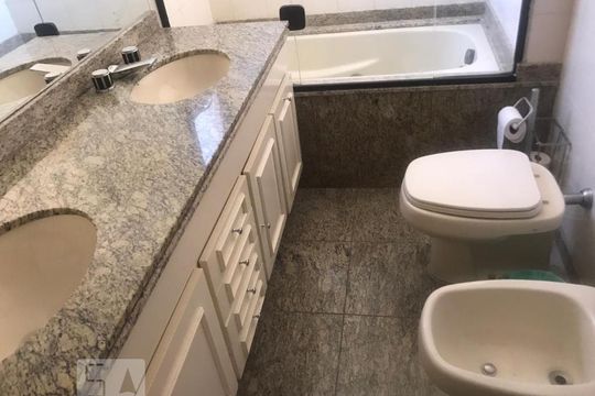 Banheiro de apartamento à venda com 3 quartos, 205m² em Jardim Ampliação, São Paulo