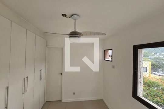 Quarto de apartamento à venda com 3 quartos, 87m² em Taquara, Rio de Janeiro