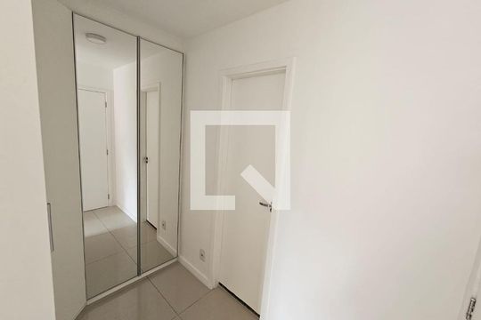 Quarto de apartamento à venda com 3 quartos, 87m² em Taquara, Rio de Janeiro