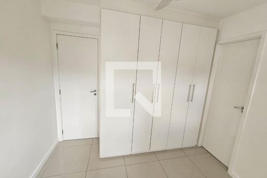 Quarto de apartamento à venda com 3 quartos, 87m² em Taquara, Rio de Janeiro