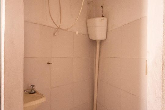 Banheiro de kitnet/studio para alugar com 1 quarto, 20m² em Santa Branca, Belo Horizonte