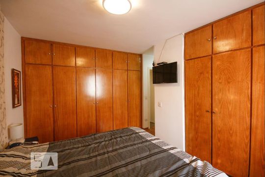 Casa à venda com 4 quartos, 400m² em Ipiranga, São Paulo