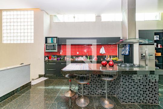 Cozinha de casa para alugar com 3 quartos, 470m² em Buritis, Belo Horizonte