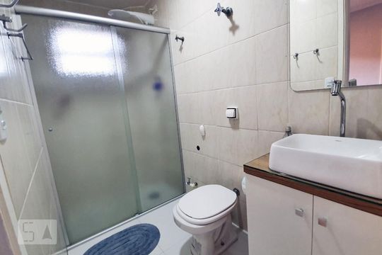 Banheiro de apartamento para alugar com 2 quartos, 42m² em Bela Vista, São Paulo
