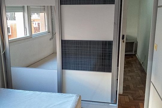 Dormitório de apartamento à venda com 1 quarto, 35m² em Passo da Areia, Porto Alegre