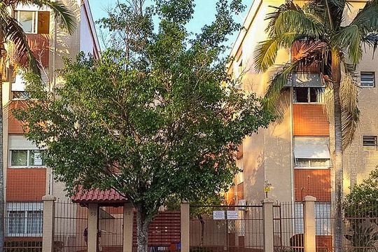 Fachada de apartamento à venda com 1 quarto, 35m² em Passo da Areia, Porto Alegre