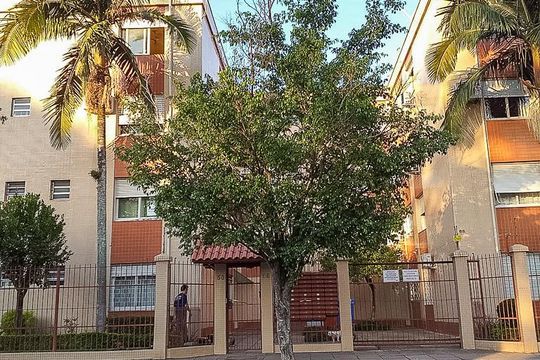 Fachada de apartamento à venda com 1 quarto, 35m² em Passo da Areia, Porto Alegre