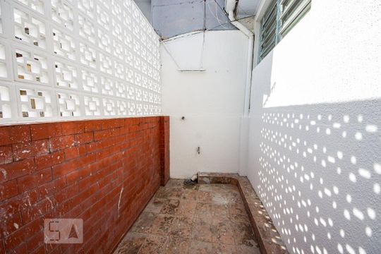 Lavanderia  de casa para alugar com 4 quartos, 150m² em Auxiliadora, Porto Alegre
