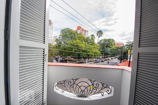 Sacada da Sala  de casa para alugar com 4 quartos, 150m² em Auxiliadora, Porto Alegre