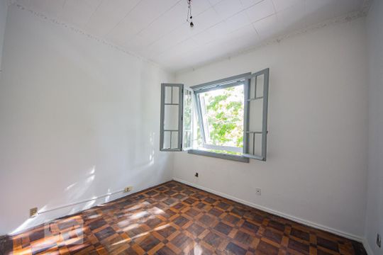 Quarto 2 de casa para alugar com 4 quartos, 150m² em Auxiliadora, Porto Alegre