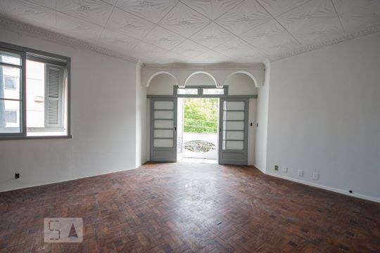 Casa para alugar com 4 quartos, 150m² em Auxiliadora, Porto Alegre