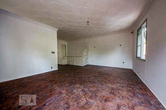 Sala  de casa para alugar com 4 quartos, 150m² em Auxiliadora, Porto Alegre