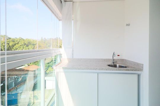 Varanda de kitnet/studio para alugar com 1 quarto, 35m² em Santo Amaro, São Paulo