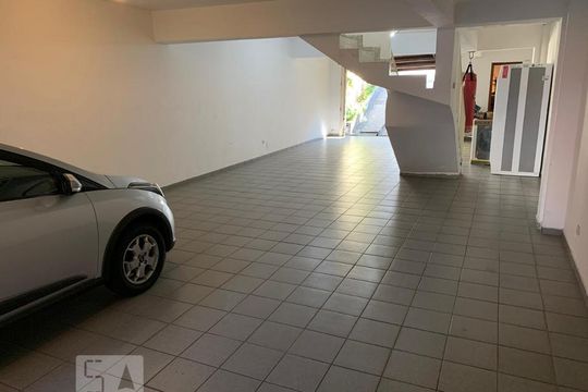 Garagem de casa à venda com 4 quartos, 229m² em Vila Ipojuca, São Paulo