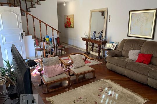 Casa à venda com 4 quartos, 229m² em Vila Ipojuca, São Paulo