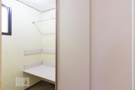 Closet de kitnet/studio para alugar com 1 quarto, 56m² em Santana, São Paulo