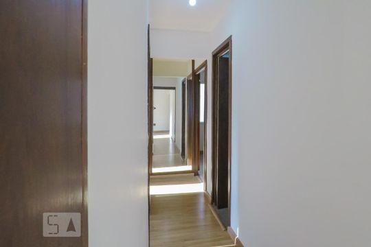 Corredor de apartamento à venda com 3 quartos, 70m² em Vila Mariana, São Paulo