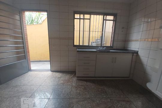 Cozinha de casa para alugar com 1 quarto, 40m² em Vila Tiradentes, São Paulo