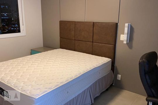 Quarto de apartamento para alugar com 1 quarto, 74m² em Parque Industrial Tomas Edson, São Paulo